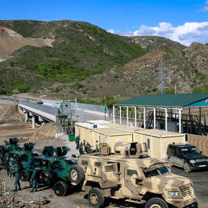 نقطة حدودية بين أرمينيا وأذربيجان