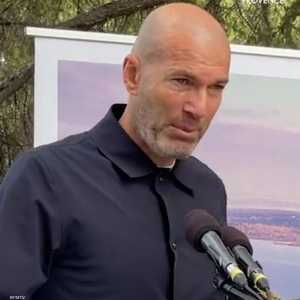 زيدان ينهار باكيا أمام أطفال مرضى السرطان