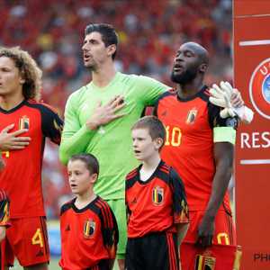 خلال حول شارة القيادة بين كوروتوا ولوكاكو