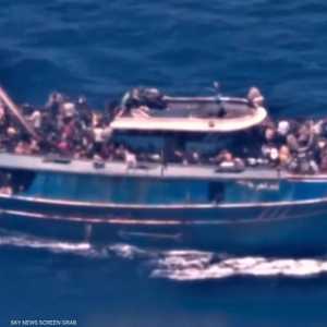 قارب يحمل مهاجرين في المتوسط (أرشيفية)