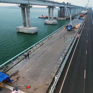 اتهام روسي لأوكرانيا بقصف جسر بين القرم وخيرسون