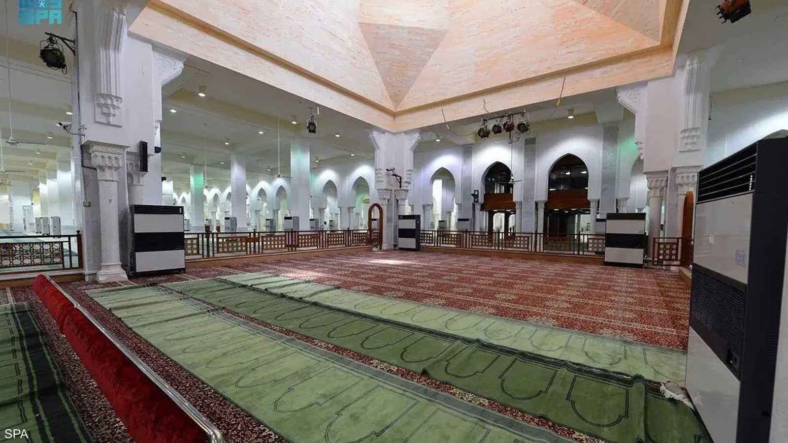 بات مسجد نمرة يستوعب نحو 400 ألف مصلّ