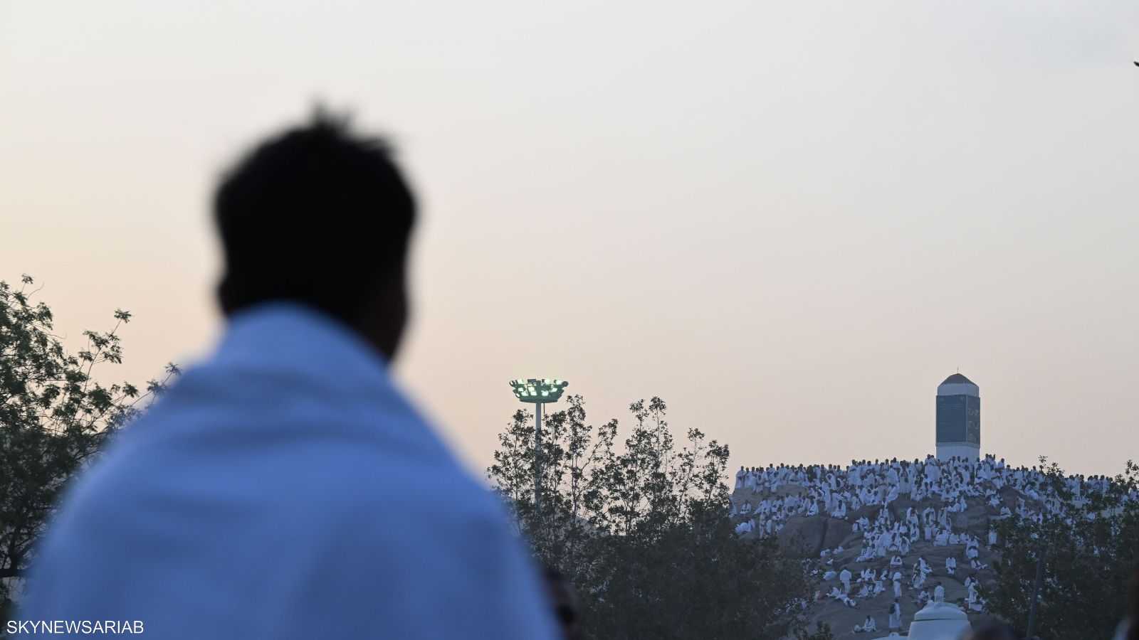 يمثل الوقوف على عرفات تأسيا برسول الله