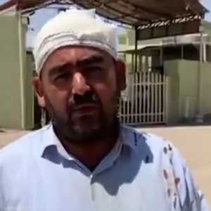 ضرب معلمه بآلة حادة على الرأس