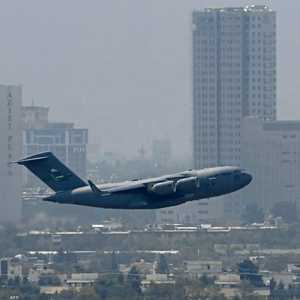 من عمليات الإجلاء الجماعية من أفغانستان في صيف 2021