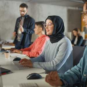 هل ما زال التعليم الجامعي يضمن تحقيق دخل أعلى؟