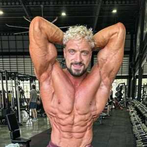 توفي جو عن عمر ناهز 30 عاما