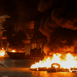 مواطنون أشعلوا الإطارات في مدينة جنين احتجاجا على العملية