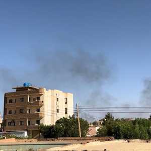 أعمد دخان القصف تتصاعد في سماء الخرطوم