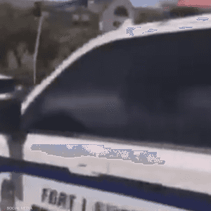 سيارة ميسي تجاوزت الإشارة الحمراء