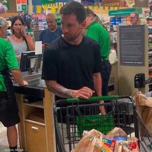 ميسي كان مع أفراد عائلته ولا حراسة في المتجر