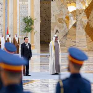 رئيس دولة الإمارات يستقبل رئيس وزراء اليابان