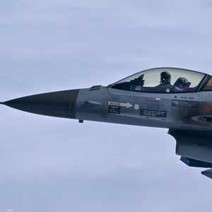 مقاتلة من طراز "إف-16"