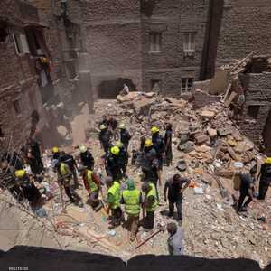 عمال الإنقاذ والبحث عن ناجين