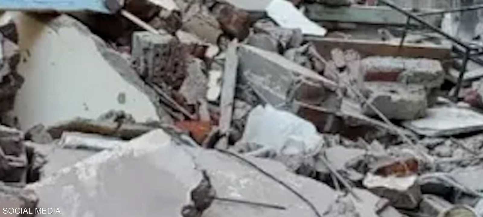 يقع المبنى في شارع المحجر بحي الخليفة