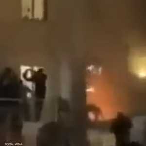 المحتجون اقتحموا سفارة السويد في بغداد