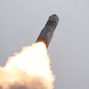 أرشيفية لإطلاق صاروخ هواسونغ-18