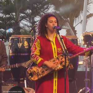 مغربيات يتألقن في منافسة الرجال في مجال موسيقى "كناوة"