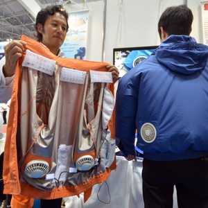 يمكن إزالة الأجزاء الكهربائية من السترة لغسل القماش