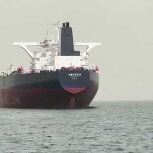 انطلاق عملية سحب النفط من ناقلة "صافر" في اليمن