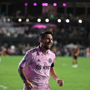 ميسي سجل ثنائية في فوز إنتر ميامي الساحق 4-صفر على أتلانتا