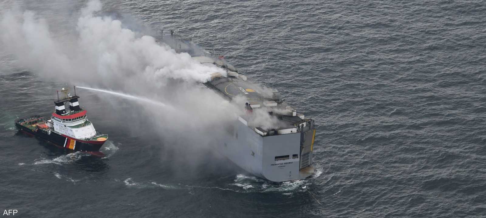 سفينة الشحن المشتعلة قبالة ساحل هولندا
