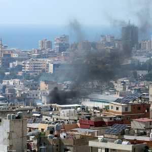 الأدخنة تصاعدت من المخيم من جراء الاشتباكات