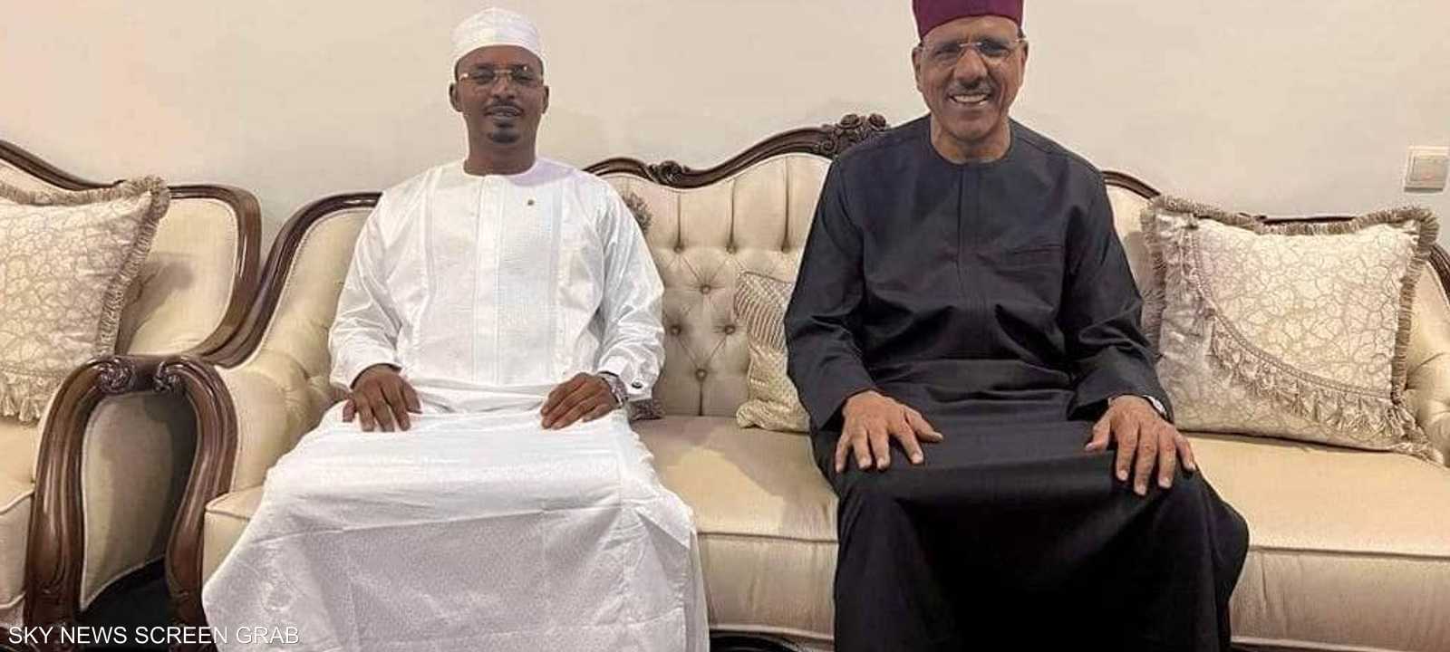 ديبي وبازوم خلال لقائهما في نيامي