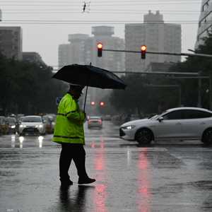 أمطار غزيرة على العاصمة الصينية