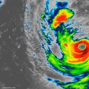 العاصفة المدارية تقترب من جزر أوكيناو