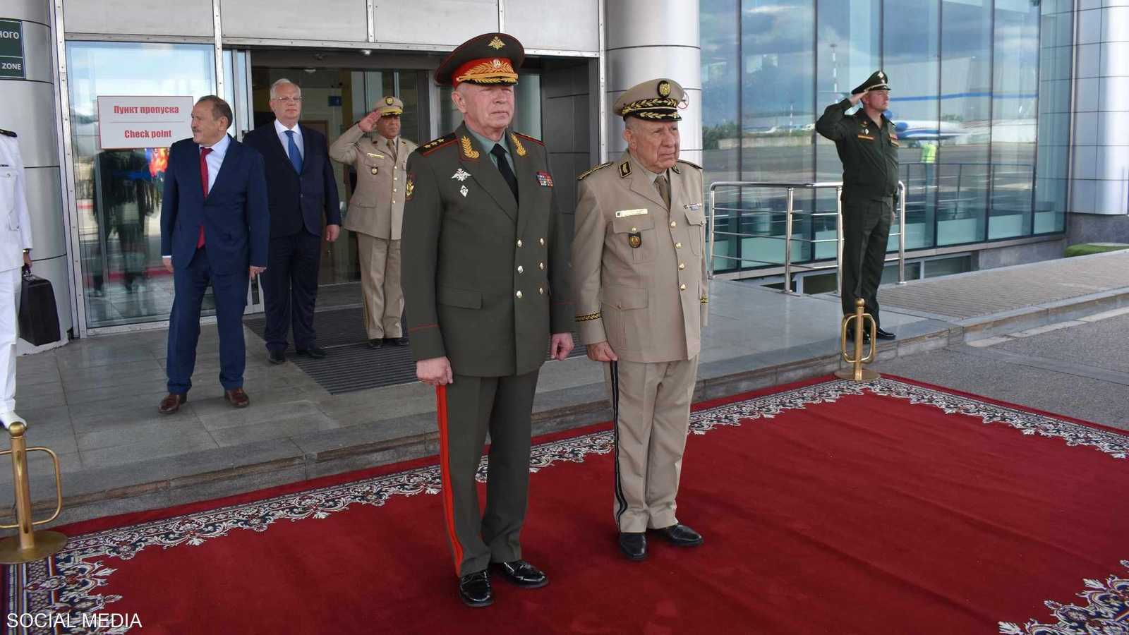 شنقريحة في زيارة رسمية إلى روسيا