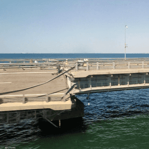 من هجوم سابق على جسر القرم