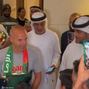 استقبال أندريس إنييستا في مطار دبي