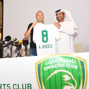 أندريس إنييستا يلتحق بنادي الإمارات