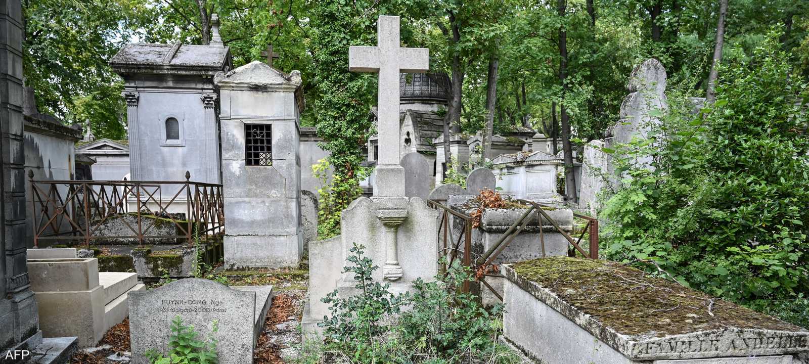 إحدى المقابر في فرنسا