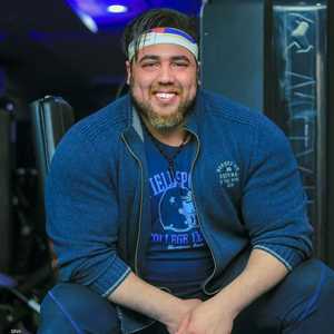 الموت يغيب طرزان الغربية