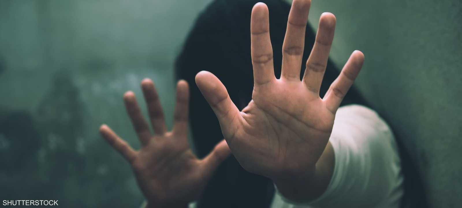 الفتاة تعرضت للعنف الجسدي.. أرشيفية