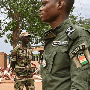 القاعدة يستغل أزمة النيجر  وينفذ هجمات شمال غرب البلاد