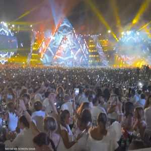 حضور كبير لحفل عمرو دياب