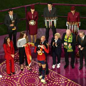 القبلة أثارت ضجة في إسبانيا