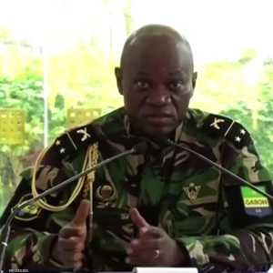 بريس أوليغي نغيما، قائد الانقلاب الذي أطاح برئيس الغابون