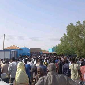 طابور لاستخراج جوازات السفر في بورتسودان