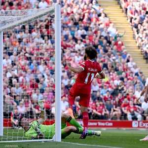 صلاح مسجلا الهدف الثالث في مرمى أستون فيلا