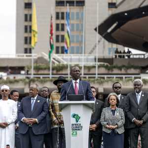 رئيس كينيا ويليام روتو، يلقي الخطاب الختامي في قمة المناخ