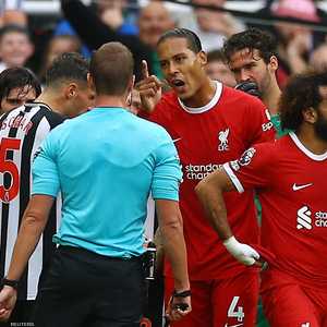 فان دايك اعترف بتوجيه ألفاظ مسيئة للحكم