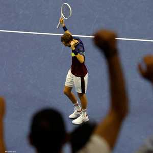 ميدفيديف هزم ألكاراز في نصف النهائي