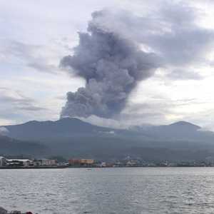 ثوران سابق لبركان سوبوتان في شبه الجزيرة الإندونيسية