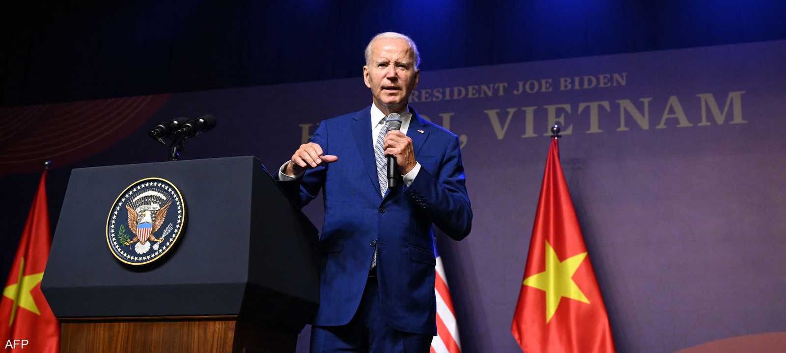 الرئيس الأميركي جو بايدن في زيارته إلى فيتنام