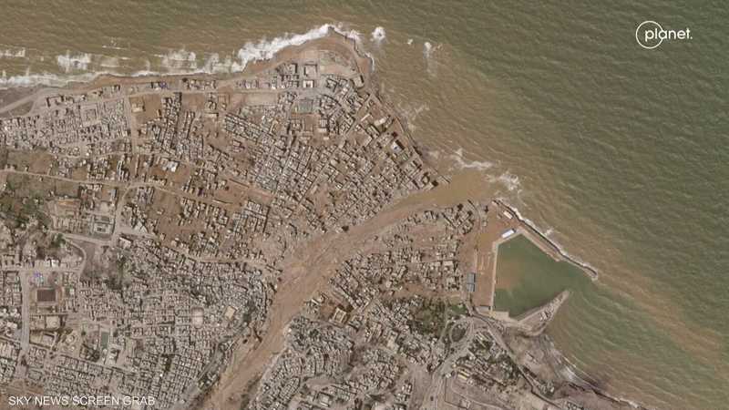 رويترز: درنة الليبية تواجه صعوبات في دفن آلاف الجثث بعد الفيضانات