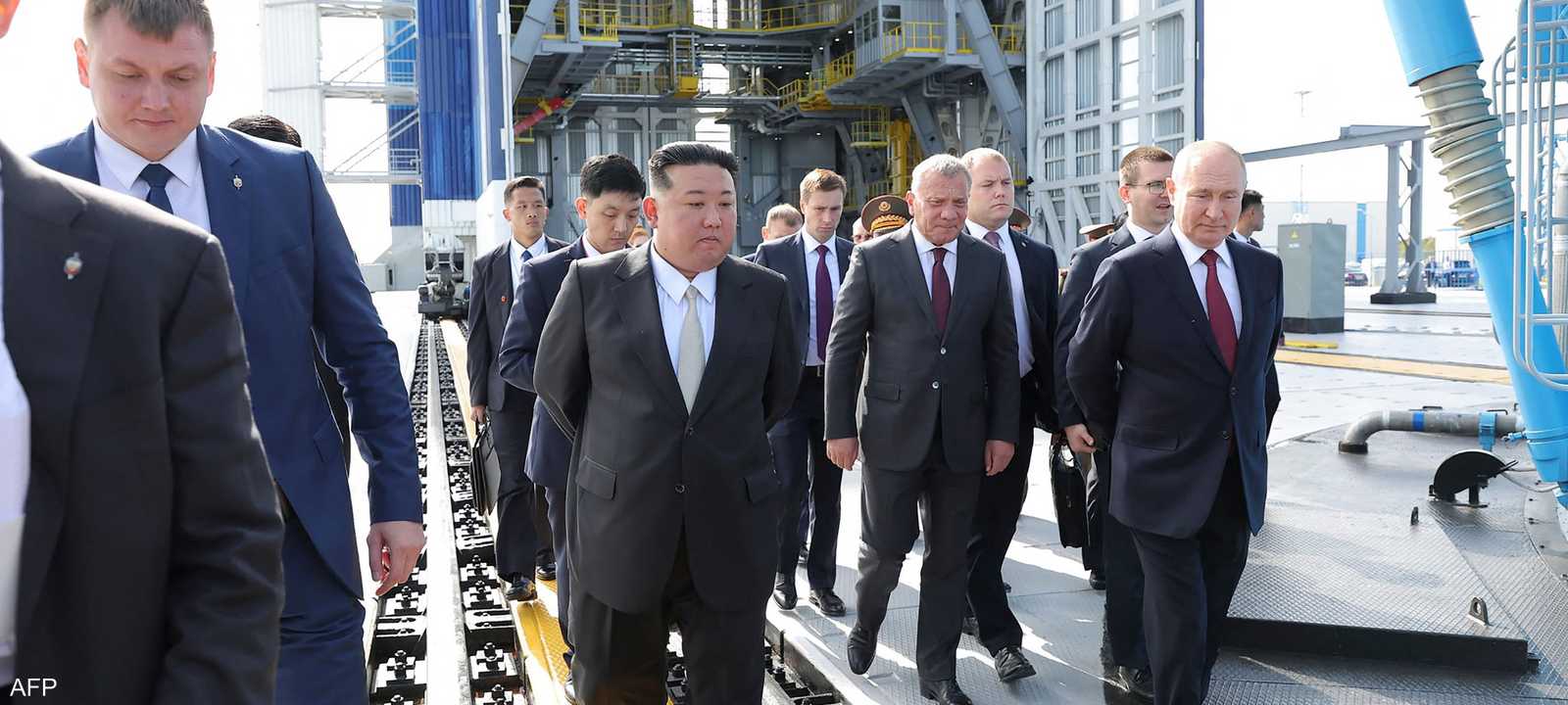 الزعيم الكوري الشمالي كيم جونغ-أون برفقة الرئيس الروسي بوتين